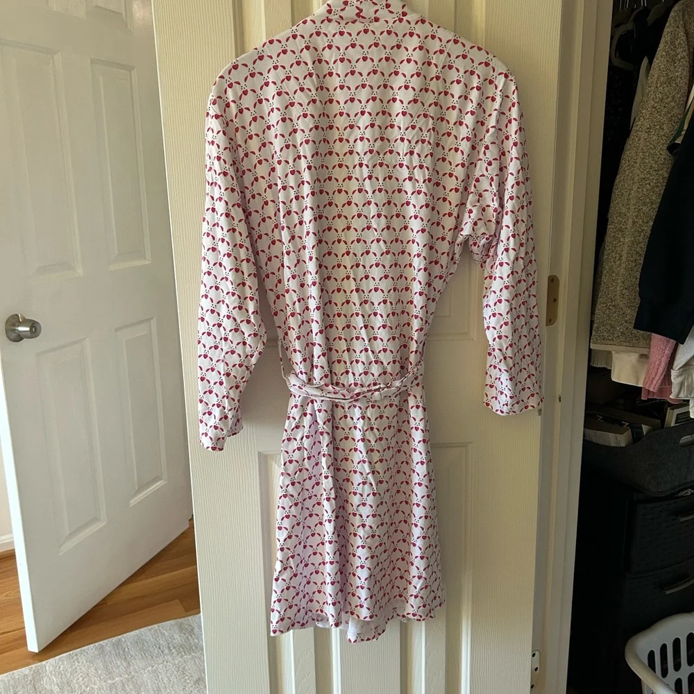 Roller Rabbit White and Pink Patterned Robe - Picture 4 of 4